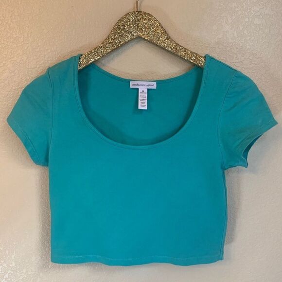 🖤 Ambiance Apparel short sleeve crop top size medium - Picture 1 of 2